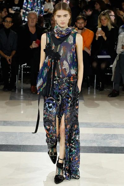 Look 5